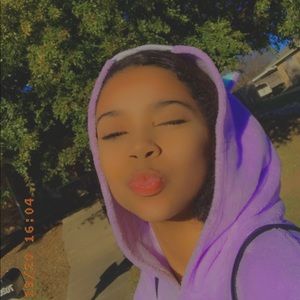 Meet your Posher, Eliya